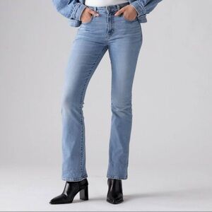 Levis 725 Bootcut Women's Jeans